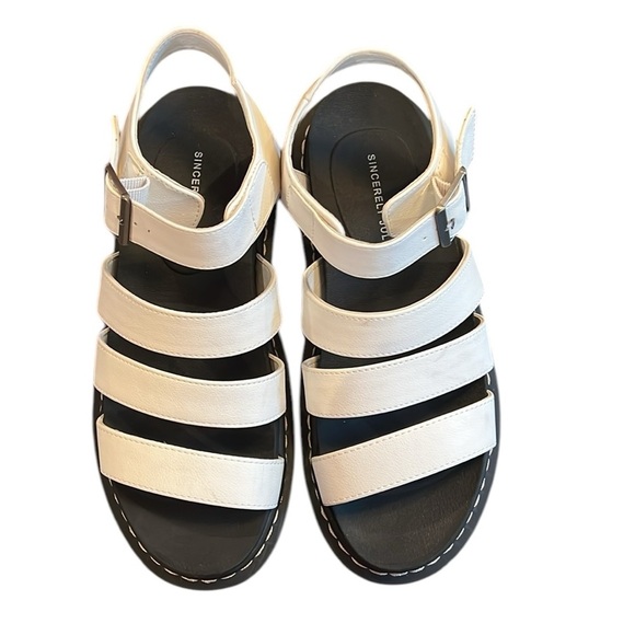 Sincerely Jules Daring Sandal White Strappy Gladiator Black Chunky Lug Sole 8M - Picture 2 of 11